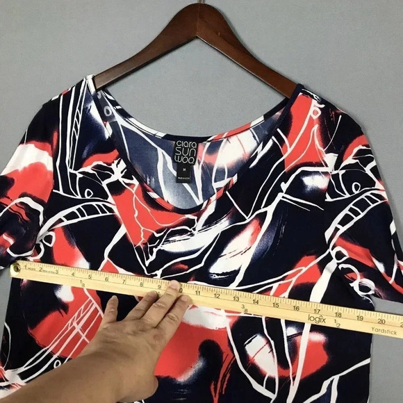 Clara Sun Woo Tunic Top Women Size Medium M Slinky Print 3/4 Sleeve Asymmetrical - Picture 9 of 13